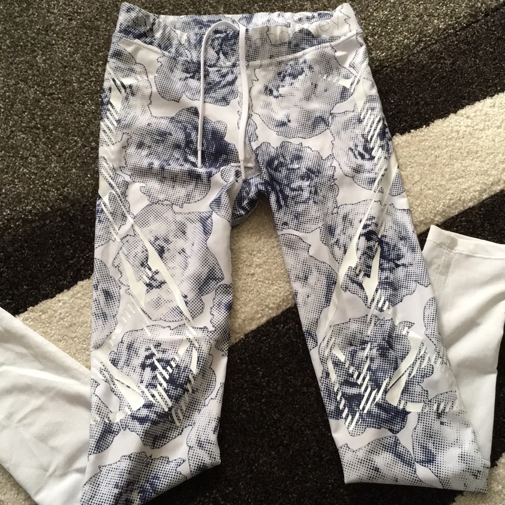 Adidas leggings and shirt for exercise super cute